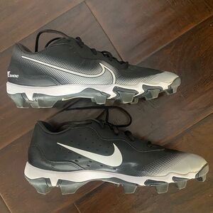 Nike Black and White Men's Athletic Cleats